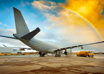 Airbus A330MRTT completa el primer vuelo de prueba 100% sostenible con ambos motores