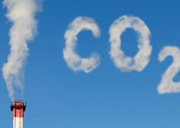 Cobertura de emisiones con bonos o impuestos de carbono al alza; precio de carbono en 4 euros por tonelada: OCDE