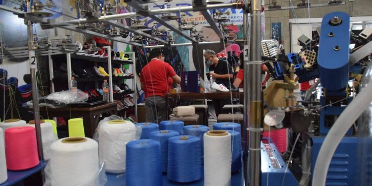 Déficit de balanza comercial de la industria del vestido suma 3,206 mdd al año