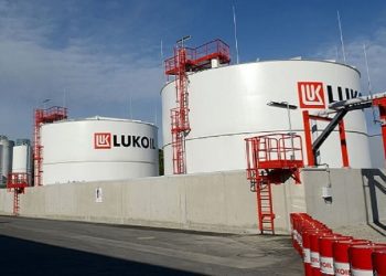 Lukoil garantiza operaciones de su refininería en Italia