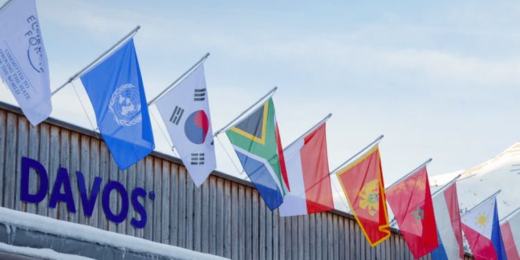 Foro Económico Mundial 2023: cambio climático, transición energética, baterías y electrificación, temas clave