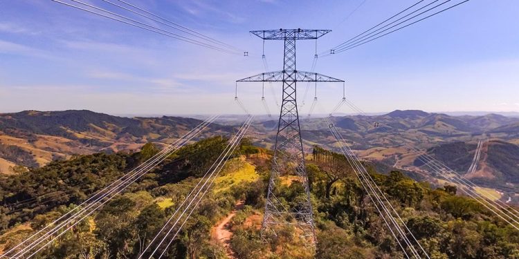 EEUU invierte en líneas de transmisión para garantizar lucha contra cambio climático