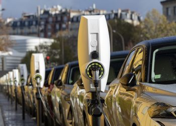 Vehículos eléctricos: los cinco desafíos de una industria boyante