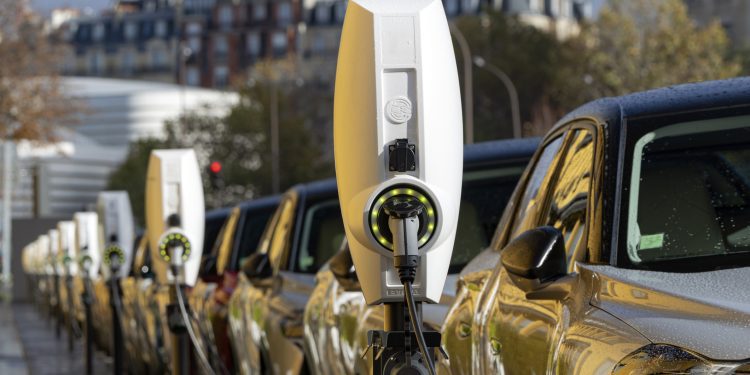 Vehículos eléctricos: los cinco desafíos de una industria boyante