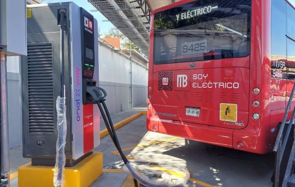Inauguran en CDMX primera línea del Metrobús totalmente eléctrica