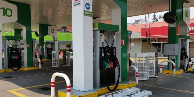 CRE autotiza 17 permisos de expendio de petrolíferos en estación de servicio