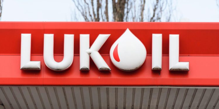 Lukoil pagará deuda directamente a tenedores de notas por 1,500 mdd de EEUU