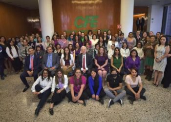 CFE revisará estructura para que más mujeres ocupen puestos de mando