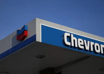 Chevron anuncia un acuerdo para adquirir PDC Energy; operación valuada en 7,600 mdd