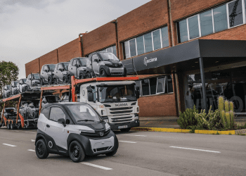 Primero vehículos eléctricos Silense S40 de Acciona salen de la planta de Barcelona