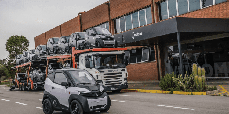 Primero vehículos eléctricos Silense S40 de Acciona salen de la planta de Barcelona