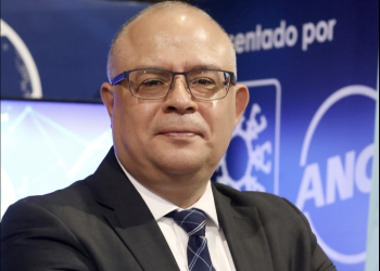 Urgen normas e infraestructura de carga para acelerar la electromovilidad en México