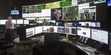 Red eléctrica de Texas: energía no fósil aporta 50% de la demanda récord de electricidad en ola de calor