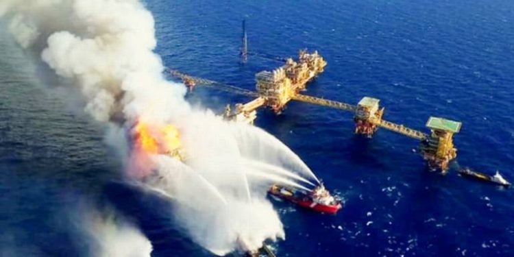 Producción de petróleo de Pemex se reducirá por incendio en Nohoch