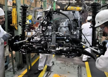 Sector automotriz de EEUU al alza; vehículos eléctricos se enfrenta a falta de infraestructura