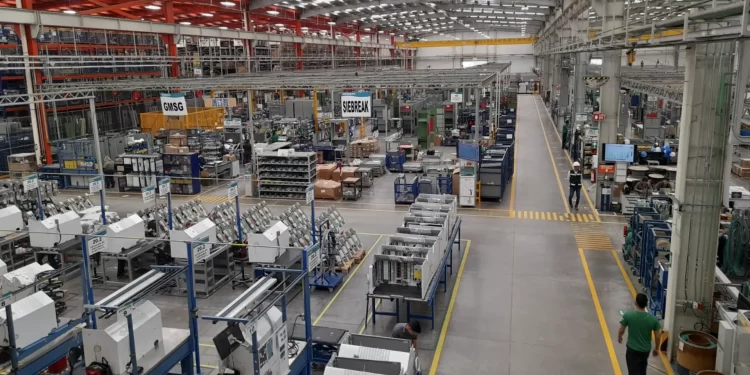 Demanda de energía por nearshoring rezaga infraestructura