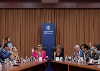 Chihuahua abre fideicomiso para el desarrollo Energético Sustentable; licitará instalación de techos solares en 115 edificios