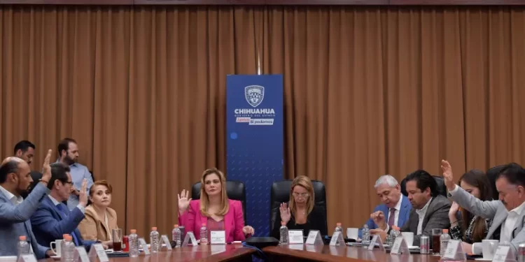 Chihuahua abre fideicomiso para el desarrollo Energético Sustentable; licitará instalación de techos solares en 115 edificios