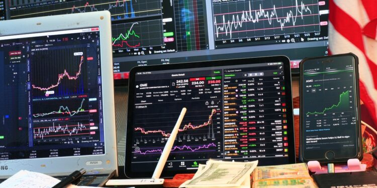 CFE realiza recompra de bonos en el mercado financiero internacional