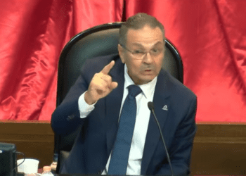 Pemex reduce su deuda en 5 años, pasa de 8.6% a 6.1% del PIB