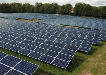 Privados alcanzan una capacidad solar a gran escala de 7,544 MW