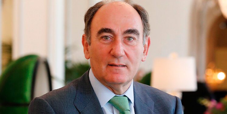 Iberdrola busca vender 49% de su cartera de renovables en Portugal