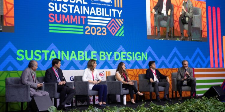 Grupo Bimbo avanza hacia Net Zero, 92% de su energía es renovable