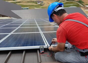 Solarever y LONGi profesionalizarán a técnicos en energías limpias y prácticas sustentables