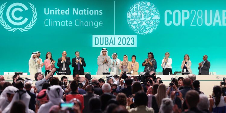 COP28. Países trazan hoja de ruta para la transición para abandonar los combustibles fósiles