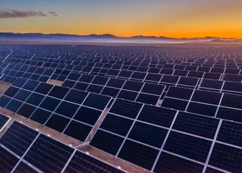 Energías renovables crecerán tres veces hacia 2030, pero todavía insuficiente con los compromisos de la COP28