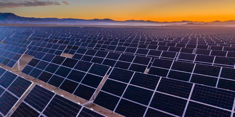 Energías renovables crecerán tres veces hacia 2030, pero todavía insuficiente con los compromisos de la COP28