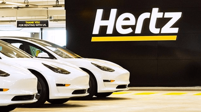 Hertz vende 20,000 vehículos eléctricos de su flota, la demanda es baja y el mantenimiento caro