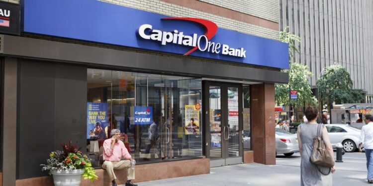 Capital One adquiere a Discover por 35,300 mdd