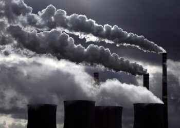 Los retiros de capacidad de generación de electricidad antigua de EEUU de carbón y gas natural se frena en 2024