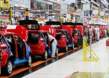 Ventas de autos en enero suman 112,100, el mayor número en siete años