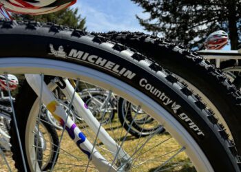Michelin y Un Kilo de Ayuda hacen entrega de 1500 bicicletas