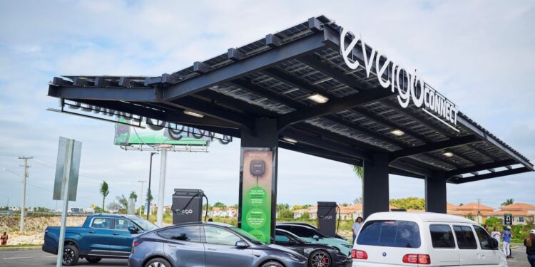 Evergo presentó la primera electrolinera de Latinoamérica con una inversión de 10 MDD