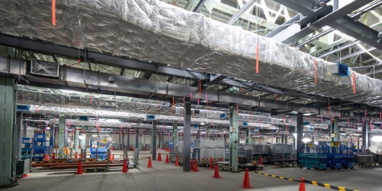 Nissan muestra en Japón un piloto de línea de baterías de estado sólido