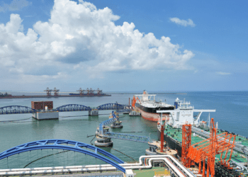 China importó cantidades récord de petróleo crudo en 2023; Rusia su principal proveedor