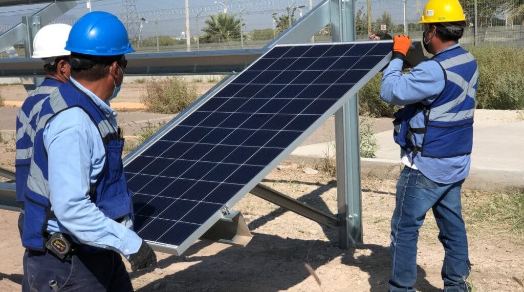 Legislación y profesionalización, principales barreras en la industria solar