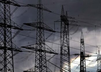 Apagones por altas temperaturas, nubes y menor generación eólica