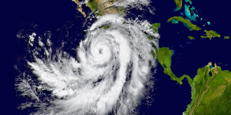 Riesgos hidrometeorológicos, la cobertura que protege una vivienda o negocio de un huracán