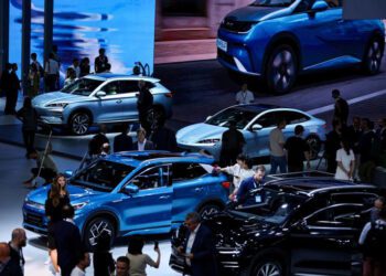 Mercedes-Benz, BMW y Volkswagen temen espiral de precios por arancel a vehículos eléctricos chinos