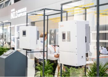 Solis presenta nuevos productos en la Intersolar de Munich y firma acuerdo con TÜV Rheinland