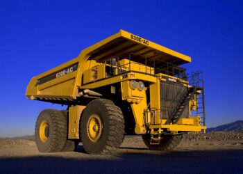 Vale se asocia con Komatsu y Cummins para desarrollar camiones de bajas emisiones.