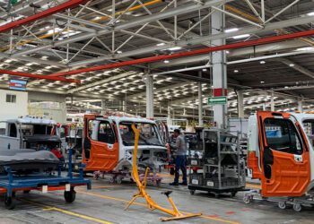 Atorón en la industria de vehículos pesados, Kenworth sigue exportando a EE.UU.