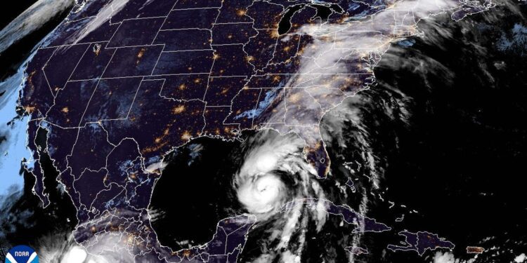 Huracán Helen con categoría 3 interrumpe infraestructura energética