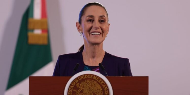 Reforma energética de Sheinbaum busca que Pemex y CFE vuelvan a ser públicas; CFE sería primera en despachar