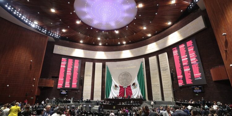 Cámara de Diputados aprueba en lo general la extinción de la CNH y la CRE