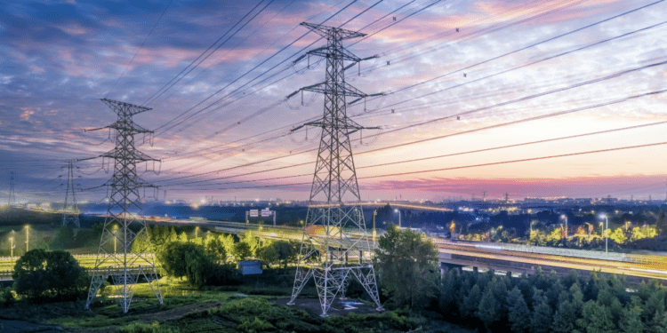 Electrificación de las economías acelerará demanda de electricidad en los próximos tres años: AIE